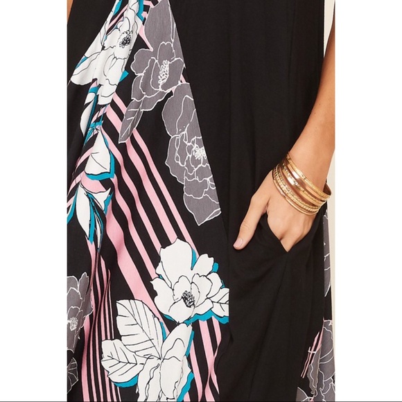 🆕🎉HP🎉5⭐️Floral Asymmetrical Dress - Picture 4 of 7